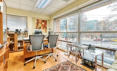 Excelente oficina en Alonso de Cordova (  107 UF/m2)