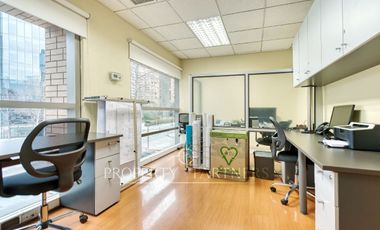 Excelente oficina en Alonso de Cordova (  107 UF/m2)