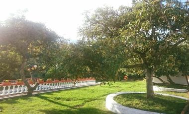 Terreno de venta en Valle de Cumbaya, cerca de la Ruta Viva.