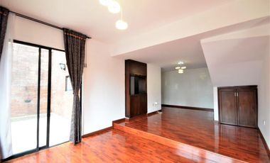 casa en arriendo en parque central bavaria. Cod A2838304