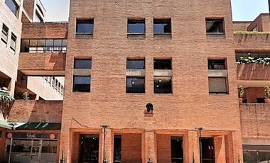 casa en arriendo en parque central bavaria. Cod A2838304