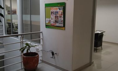 edificio en arriendo en la flora. Cod A645