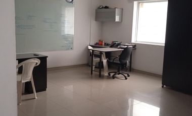 edificio en arriendo en la flora. Cod A645