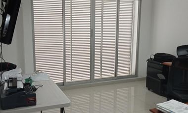 edificio en arriendo en la flora. Cod A645