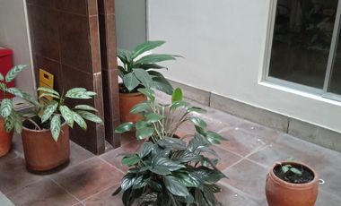 edificio en arriendo en la flora. Cod A645