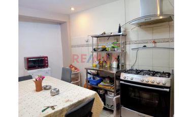 Se Vende Casa De 3 Pisos + Azotea En Cercado De Lima