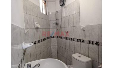 Se Vende Casa De 3 Pisos + Azotea En Cercado De Lima