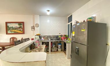 Casa de dos pisos cerca a la Universidad del Sinú