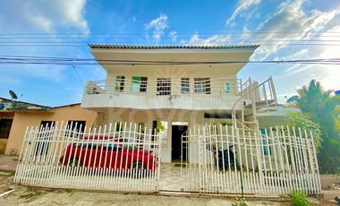 Casa de dos pisos cerca a la Universidad del Sinú