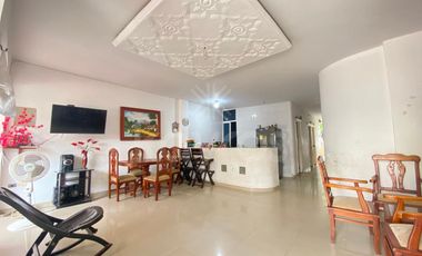 Casa de dos pisos cerca a la Universidad del Sinú