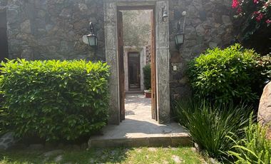 Elegante Villa Residencial con Alberca en el Centro!