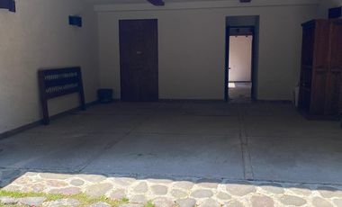 Elegante Villa Residencial con Alberca en el Centro!