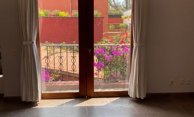 Elegante Villa Residencial con Alberca en el Centro!