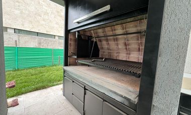 Destacado Chalet en Country Club La Providencia