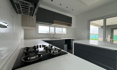 Destacado Chalet en Country Club La Providencia