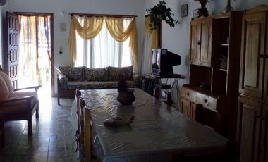Casa y monoambiente en Santa Clara