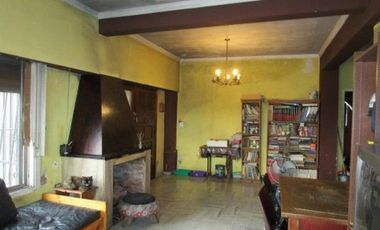 VENTA PH EN VILLA REAL CON PARRILLA Y HOGAR