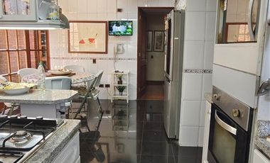 Casa en venta de 5d 5b Santa Maria Manquehue, Vitacura
