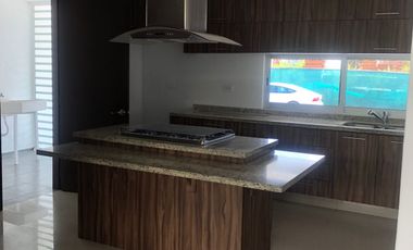 CASA EN RENTA MODERNA EN PUEBLA LOMAS DE ANGELOPOLIS