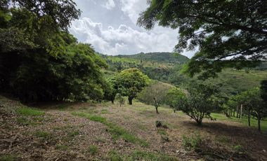 VENTA LOTE VÍA LA CUMBRE EN SANTA INES. Cod V8611