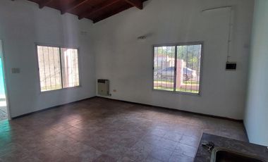 Casa APTO CREDITO de 3 Amb. a la venta en Cañuelas