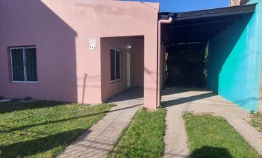 Casa APTO CREDITO de 3 Amb. a la venta en Cañuelas