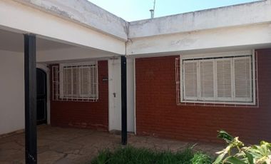 Retasado Venta Casa 2 dormitorios + Departamento + Local Escritura en Barrio Empalme U$S65.000.