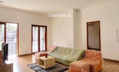 Dijual Murah Rumah Di Depan Taman Di Cluster Bagus Di Sektor 9