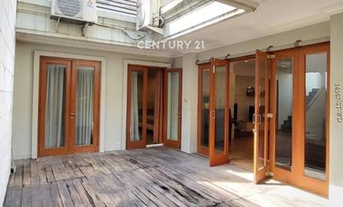 Dijual Murah Rumah Di Depan Taman Di Cluster Bagus Di Sektor 9