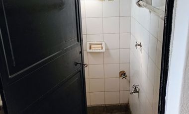 CASA 3 AMBIENTES CON DEPENDENCIAS SOBRE LOTE PROPIO