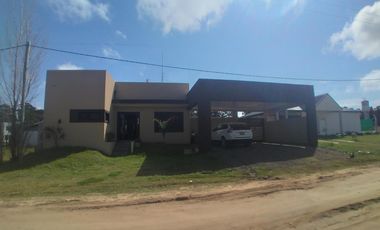 PROPIEDAD CON 3 HABITACIONES, AMPLIA Y MODERNA