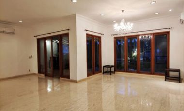 DIJUAL RUMAH LUAS, MEWAH dgn GARDEN, S.POOL di Jl KEMANG, JAKSEL