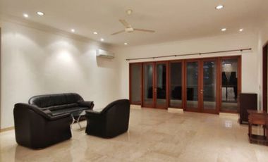 DIJUAL RUMAH LUAS, MEWAH dgn GARDEN, S.POOL di Jl KEMANG, JAKSEL