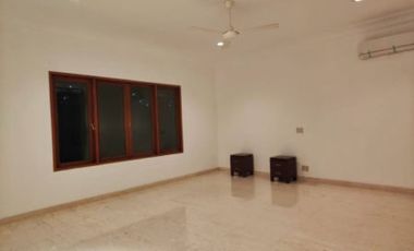 DIJUAL RUMAH LUAS, MEWAH dgn GARDEN, S.POOL di Jl KEMANG, JAKSEL