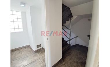 Ocasión! Departamento En Venta De 3 Habitaciones Con Excelente Ubicacion -  A 1 Cdra Del Ovalo La Perla Callao