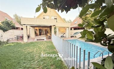 Casa En Venta, El Umbral De Chicureo, Con Piscina