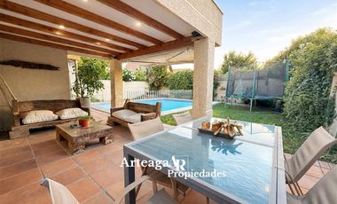 Casa En Venta, El Umbral De Chicureo, Con Piscina