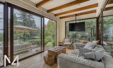 Casa amoblada en arriendo de 5 dorm. en Vitacura