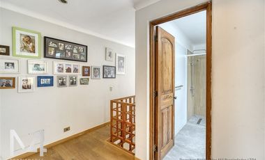 Casa amoblada en arriendo de 5 dorm. en Vitacura