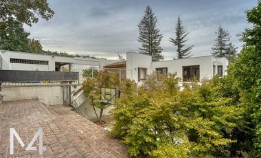 Casa amoblada en arriendo de 5 dorm. en Vitacura