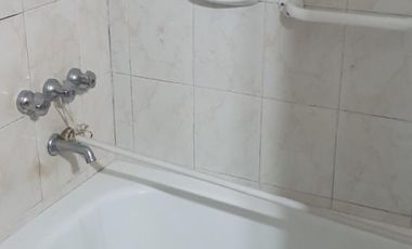 DPTO EN VENTA DE 2 AMB. EN P.B, CON COCHERA, SAN ANDRES