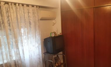 DPTO EN VENTA DE 2 AMB. EN P.B, CON COCHERA, SAN ANDRES