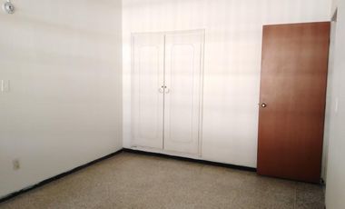 casa en venta en la riviera. Cod V17277