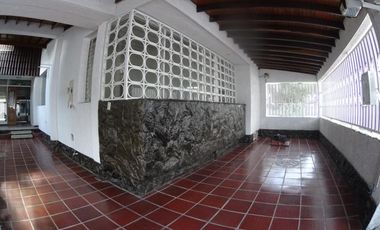 casa en venta en la riviera. Cod V17277