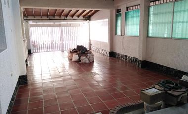 casa en venta en la riviera. Cod V17277