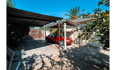 Casa en Venta en Amplio Terreno, La Reina