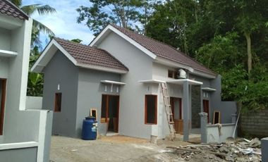 RUMAH MURAH SIAP HUNI DI SEYGAN SLEMAN BANGUNAN LUAS