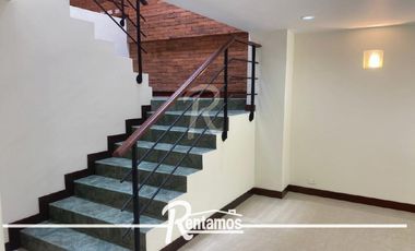 casa en venta en sabaneta. Cod V10080