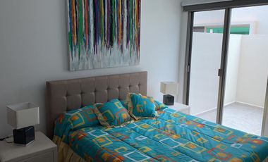 Casa Amueblada en Renta en Kings, cuarto de servicio frente a la alberca