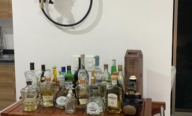 Casa Amueblada en Renta en Kings, cuarto de servicio frente a la alberca